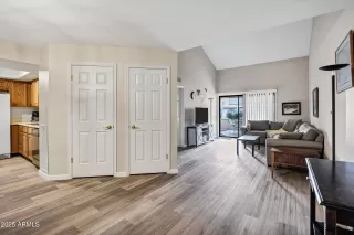 Photo #2: 6906613 Listing