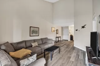 Photo #4: 6906613 Listing