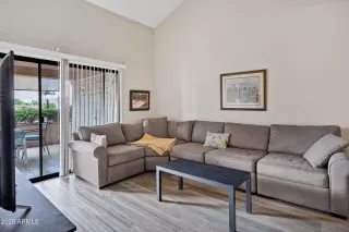 Photo #5: 6906613 Listing