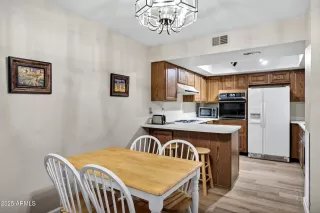 Photo #6: 6906613 Listing