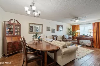 Photo #5: 6906678 Listing