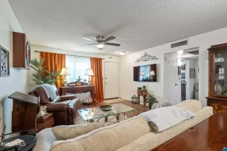 Photo #6: 6906678 Listing