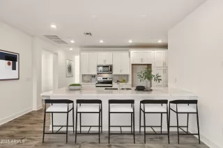 Photo #6: 6906693 Listing 