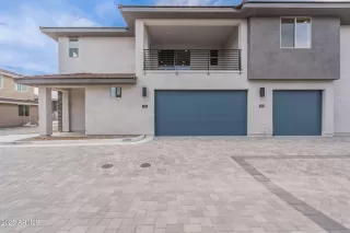 Photo #2: 6906701 Listing