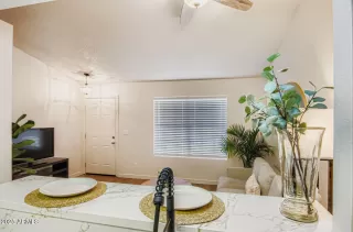 Photo #4: 6906748 Listing