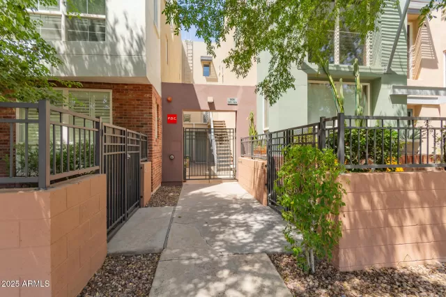 MLS: 6906826 Condo For Sale