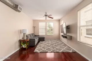 Photo #5: 6906826 Listing