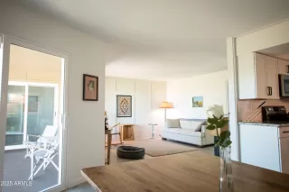 Photo #2: 6906829 Listing