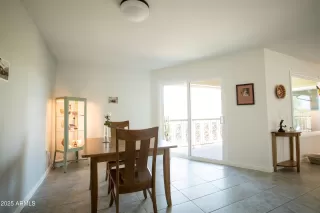 Photo #3: 6906829 Listing