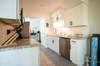 Photo #4: 6906829 Listing