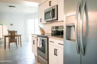 Photo #5: 6906829 Listing