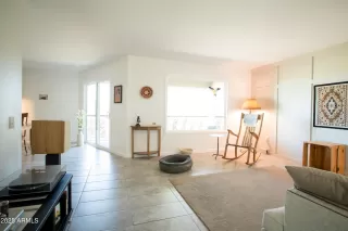 Photo #6: 6906829 Listing