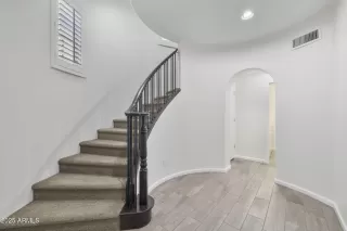 Photo #2: 6906833 Listing