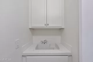 Photo #5: 6906833 Listing