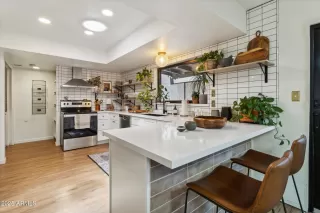 Photo #3: 6906900 Listing 