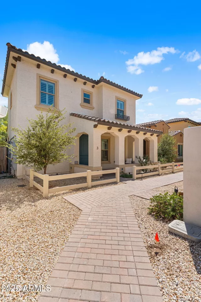 MLS: 6906937 Condo For Sale