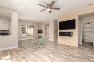 Photo #4: 6906987 Listing