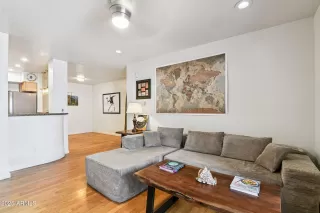 Photo #2: 6907034 Listing