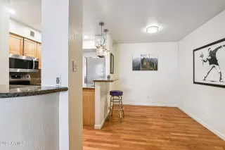 Photo #4: 6907034 Listing