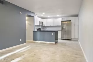 Photo #2: 6907109 Listing 