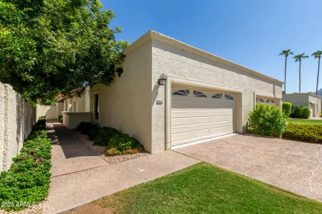 MLS: 6907130 Condo For Sale