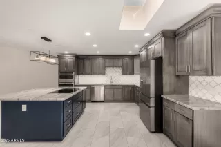 Photo #4: 6907130 Listing