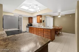 Photo #5: 6907138 Listing