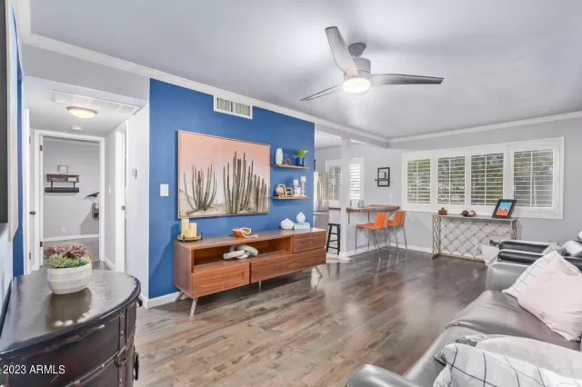 MLS: 6907152 Condo For Sale
