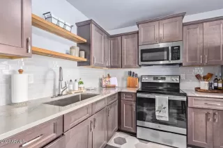 Photo #6: 6907152 Listing