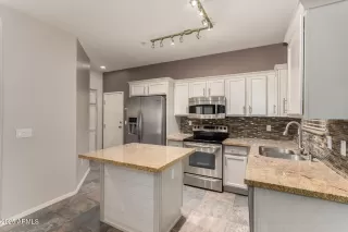 Photo #4: 6907175 Listing 