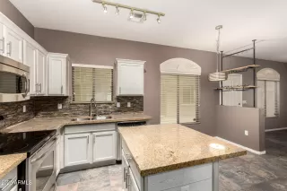 Photo #5: 6907175 Listing 