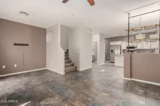 Photo #6: 6907175 Listing 