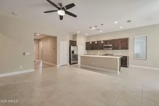 Photo #3: 6907207 Listing 