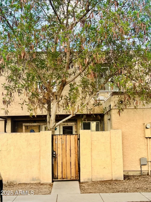 MLS: 6907214 Condo For Sale