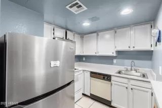 Photo #4: 6907320 Listing