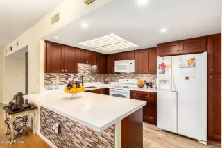 Photo #1: 6907407 Listing