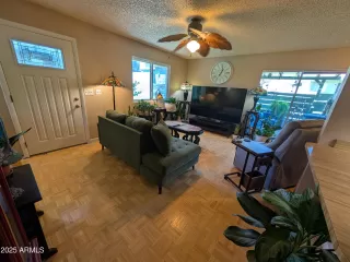 Photo #4: 6907428 Listing