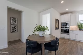 Photo #5: 6907490 Listing