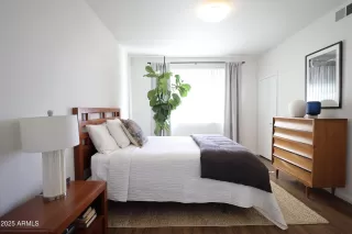 Photo #6: 6907510 Listing 