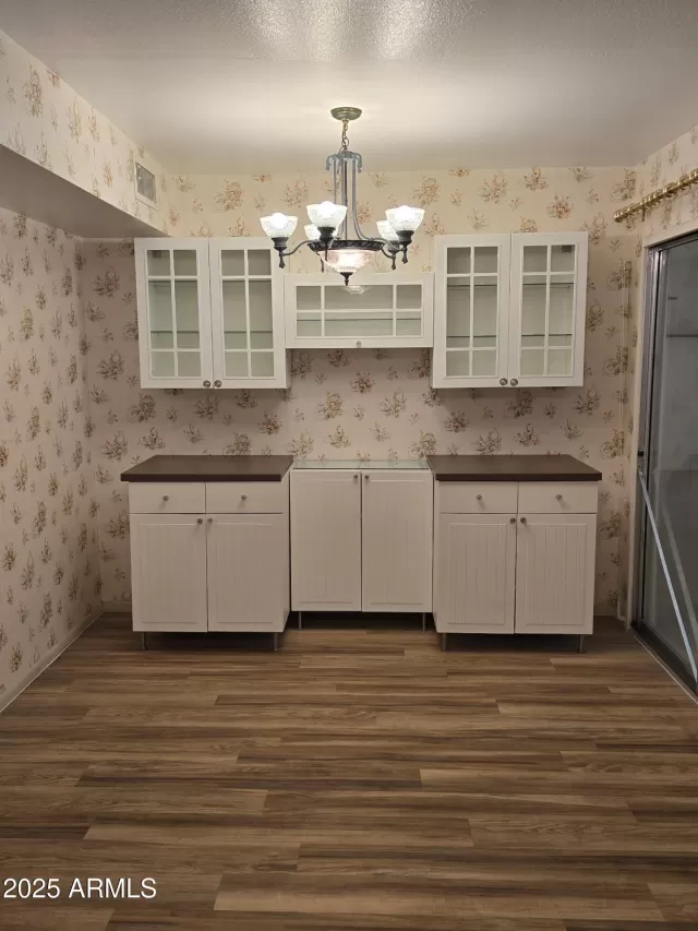 MLS: 6907608 Condo For Sale