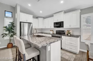 Photo #2: 6907620 Listing