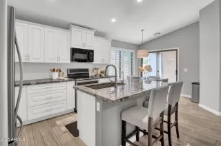 Photo #6: 6907620 Listing