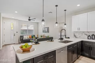 Photo #1: 6907914 Listing 