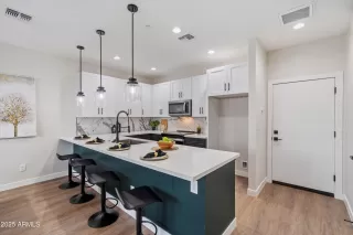 Photo #5: 6907914 Listing 