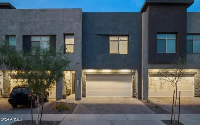 MLS: 6908061 Condo For Sale