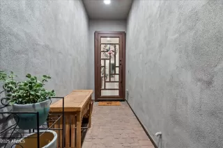Photo #4: 6908061 Listing