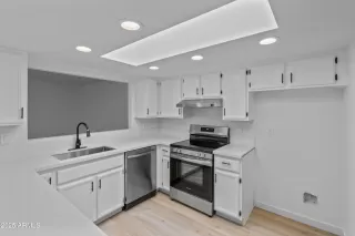 Photo #6: 6908074 Listing