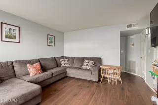 Photo #2: 6908177 Listing 