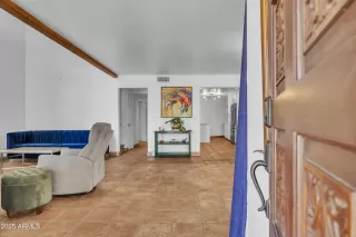 Photo #6: 6908264 Listing 