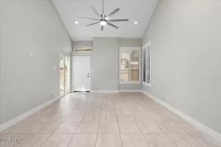 Photo #3: 6908368 Listing